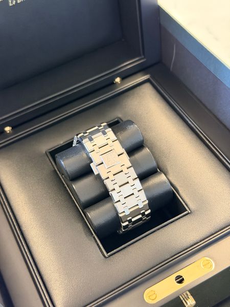 Audemars Piguet Royal Oak 15400ST.OO.1220ST.02